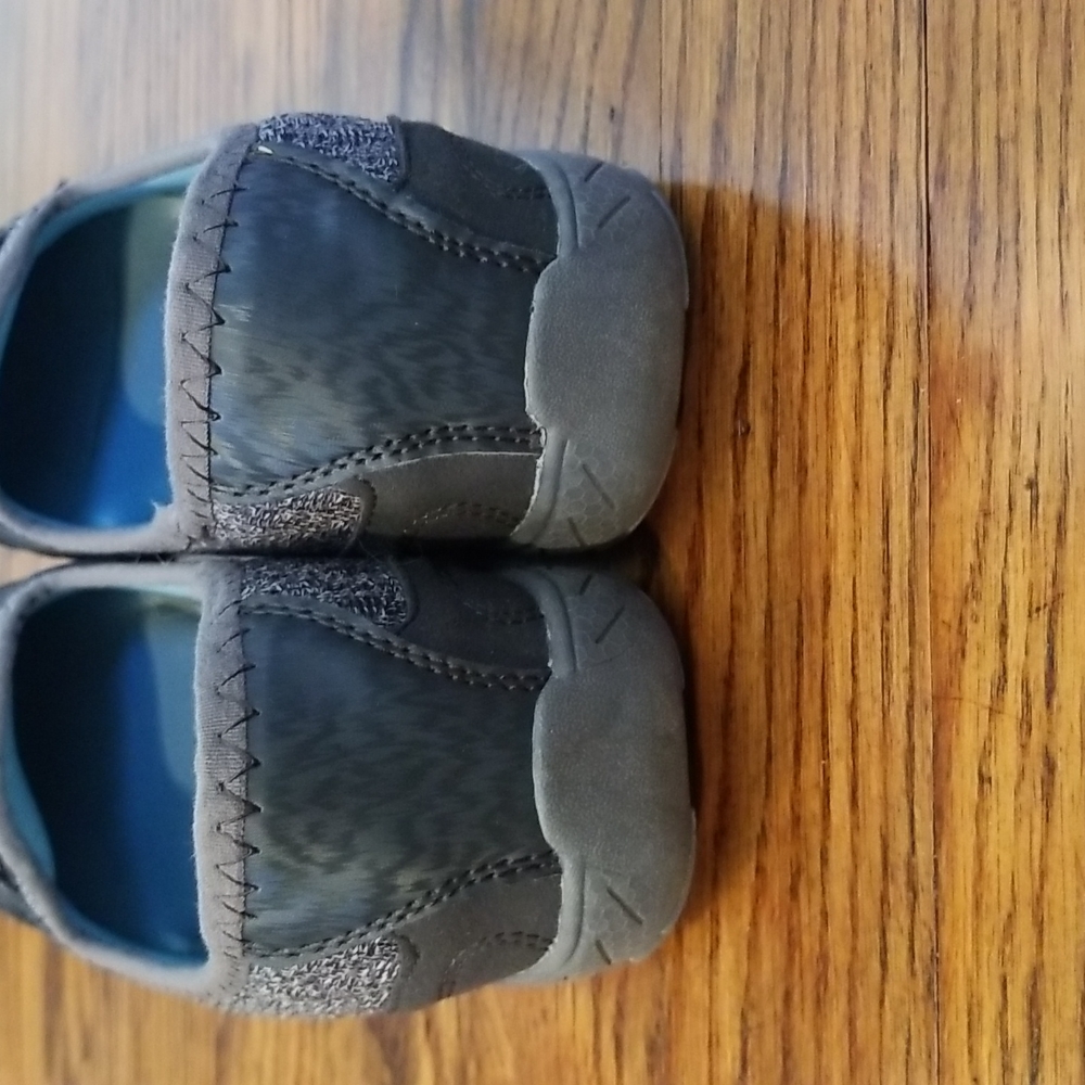 Skechers slip-on sneakers. - Picture 5 of 11
